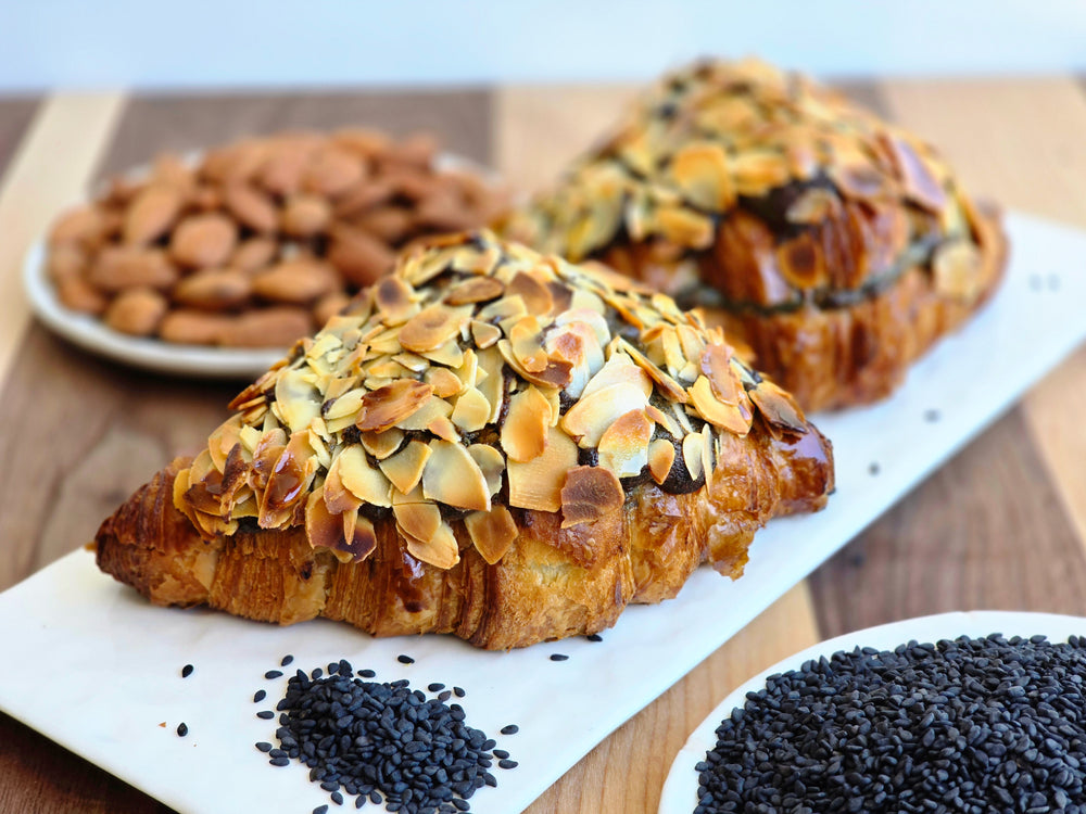 Croissants aux amandes sésame noir